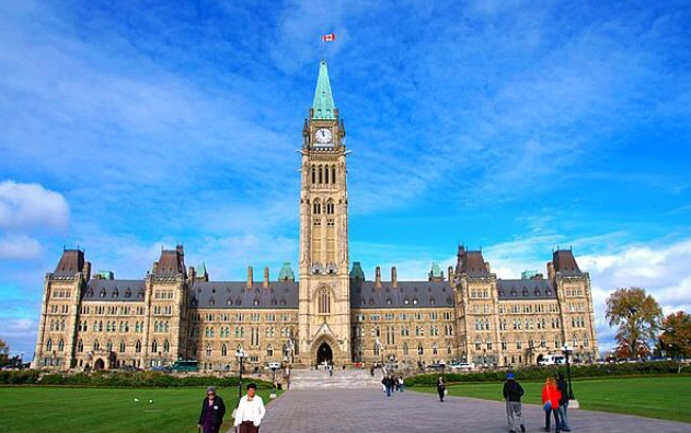 加拿大颁布最新工签延期细则